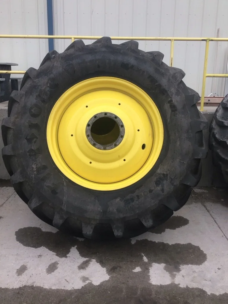 Used 710/70R42 168D Firestone Maxi Traction TL R-1W 85-90% On 23 x 42 (10-13.19-11.07) Dual Wheel image 2