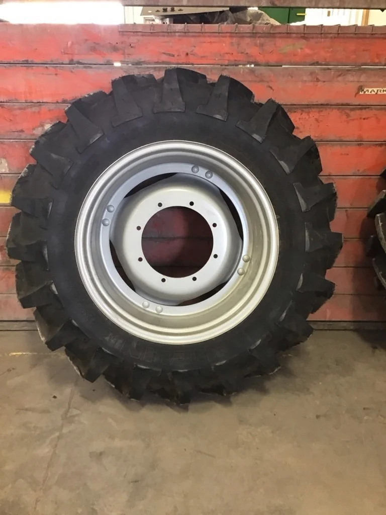 Take-Off 13.6R28 123A8 Michelin Agribib TL R-1W 95-100% On 12 x 28 (8-12.992-11.446) 4/2 Rail/Disc image 2