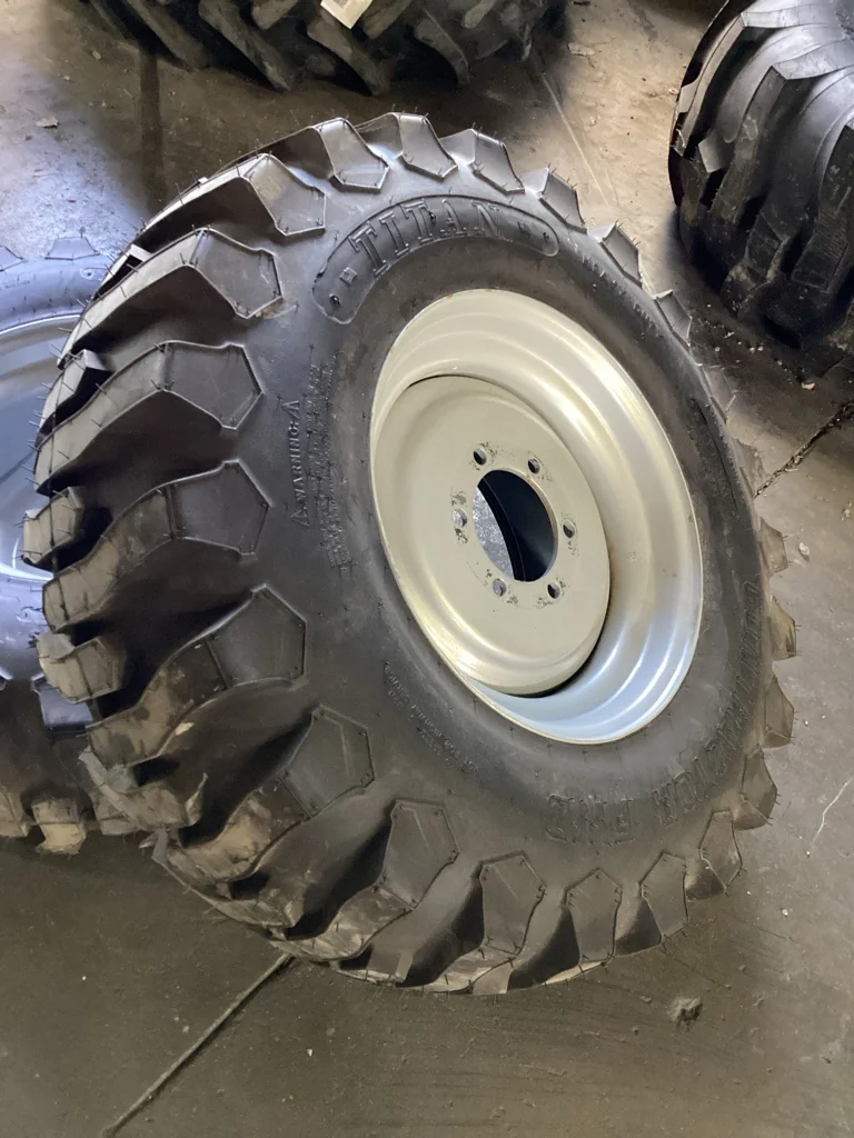 Take-Off 12-16.5/6 Titan Contractor FWD R-4 TL 95-100% On 9.75 x 16.5 6-6-4.62 Implement Wheel image 2