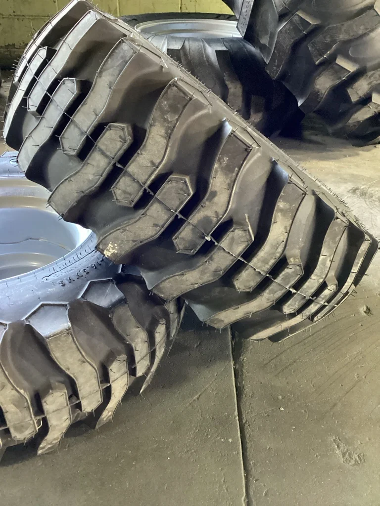 Take-Off 12-16.5/6 Titan Contractor FWD R-4 TL 95-100% On 9.75 x 16.5 6-6-4.62 Implement Wheel image 3