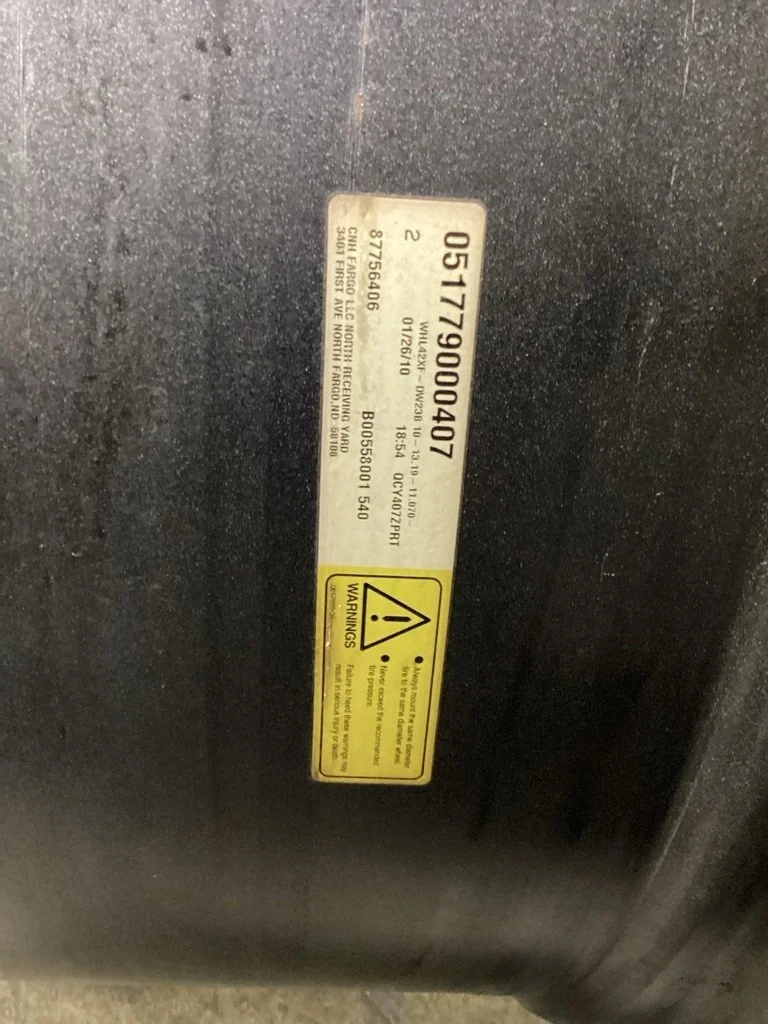 Used 23 x 42 (10-13.19-11.07) Case Silver Titan Dual Wheel Mild Rust, Chipped paint/scratches image 2
