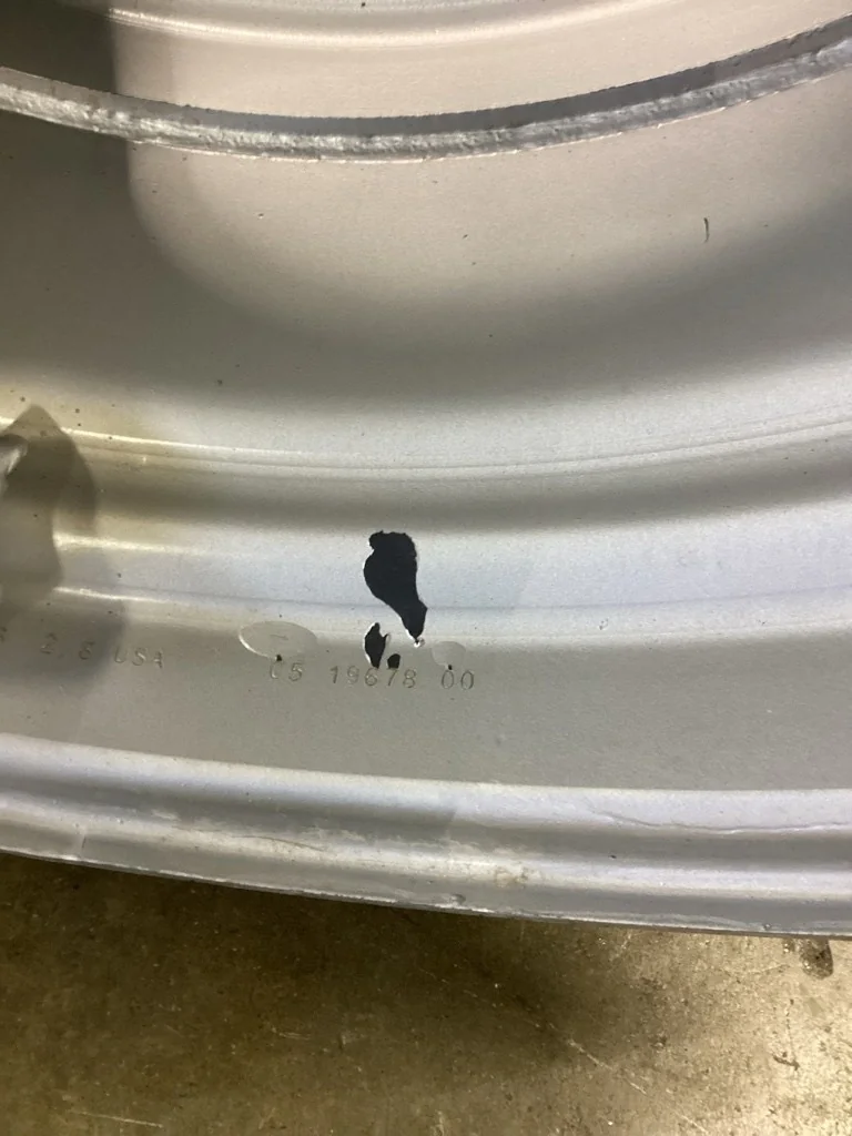 Used 23 x 42 (10-13.19-11.07) Case Silver Titan Dual Wheel Mild Rust, Chipped paint/scratches image 5