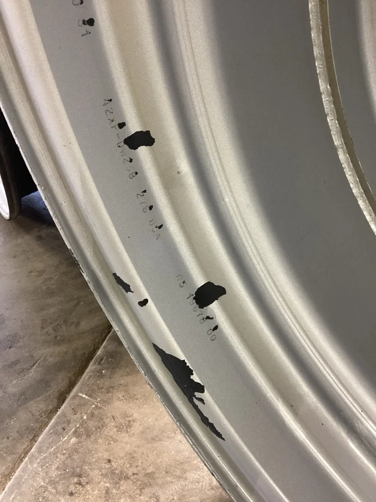 Used 23 x 42 (10-13.19-11.07) Case Silver Titan Dual Wheel Mild Rust, Chipped paint/scratches image 6