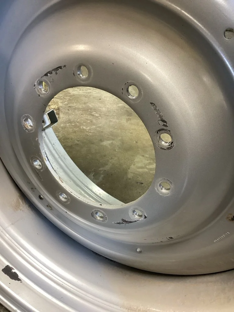 Used 23 x 42 (10-13.19-11.07) Case Silver Titan Dual Wheel Mild Rust, Chipped paint/scratches image 7