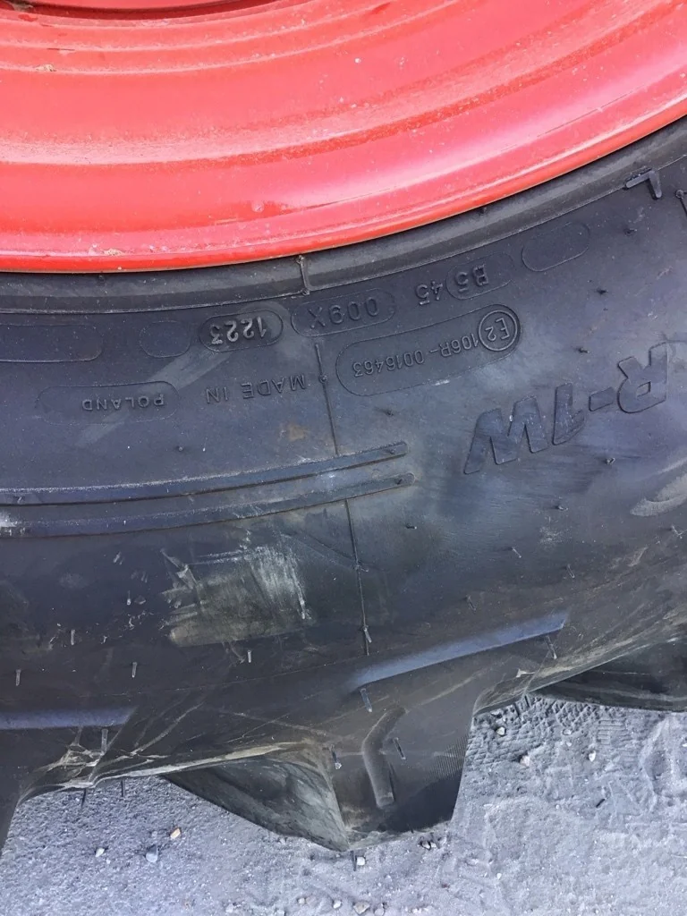 Take-Off 380/85R30 140A8 Michelin Agribib 2 TL R-1W 95-100% On 13 x 30 (10-13.19-11.07) R&R/Disc image 3