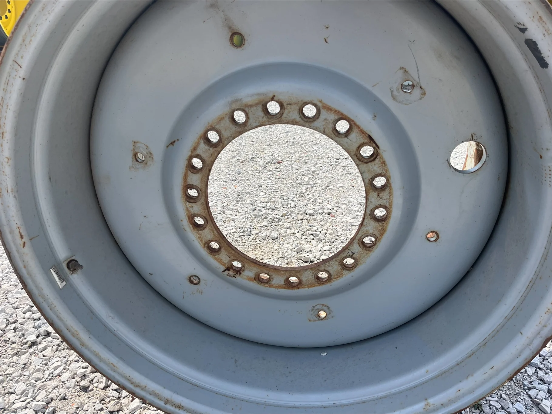 USED 23 X 38 18-15.625-13.1875 -7.0" BS AGCO-SILVER WHEEL image 2