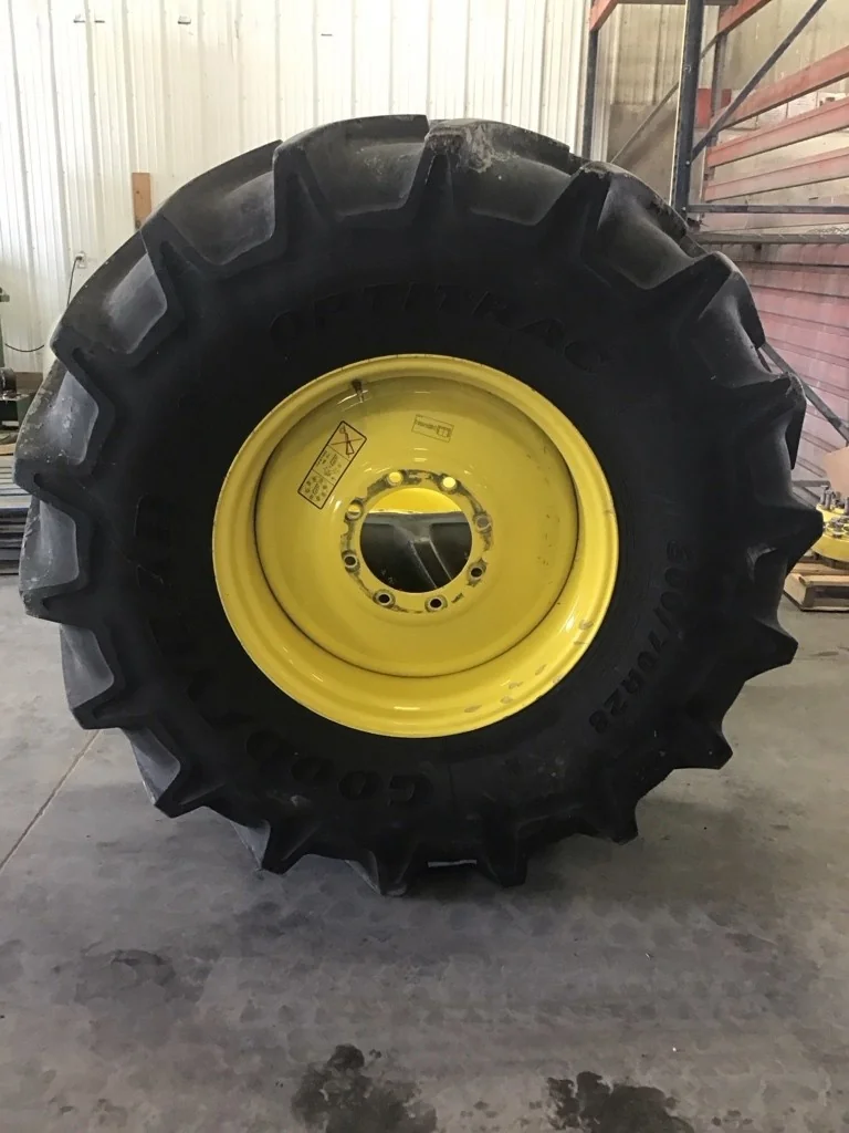 Used 600/70R28 161D Goodyear Optitrac TL R-1W 80-85% On 18 x 28 (8-10.82-8.78) Combine Wheel