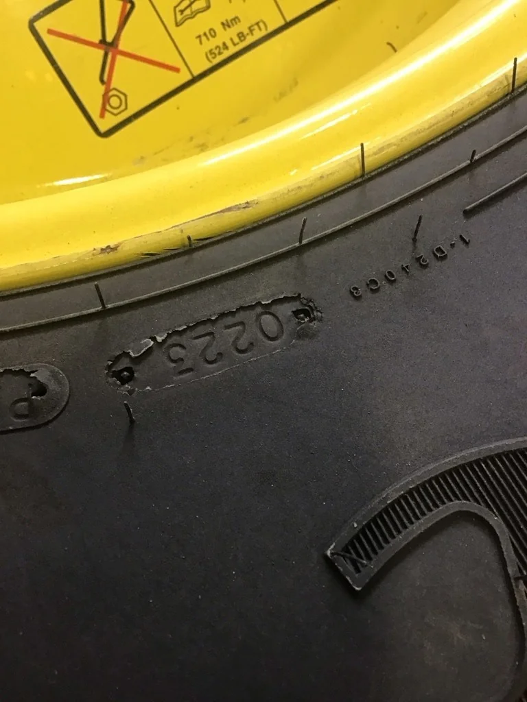 Used 600/70R28 161D Goodyear Optitrac TL R-1W 80-85% On 18 x 28 (8-10.82-8.78) Combine Wheel image 4