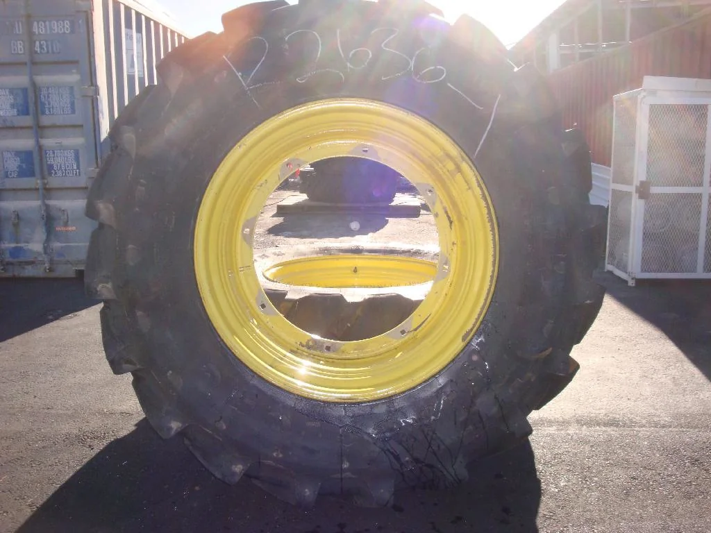 TAKE-OFF 15 X 34 GKN 8-27.0-24.75 RIM & RAIL YELLOW WHEEL