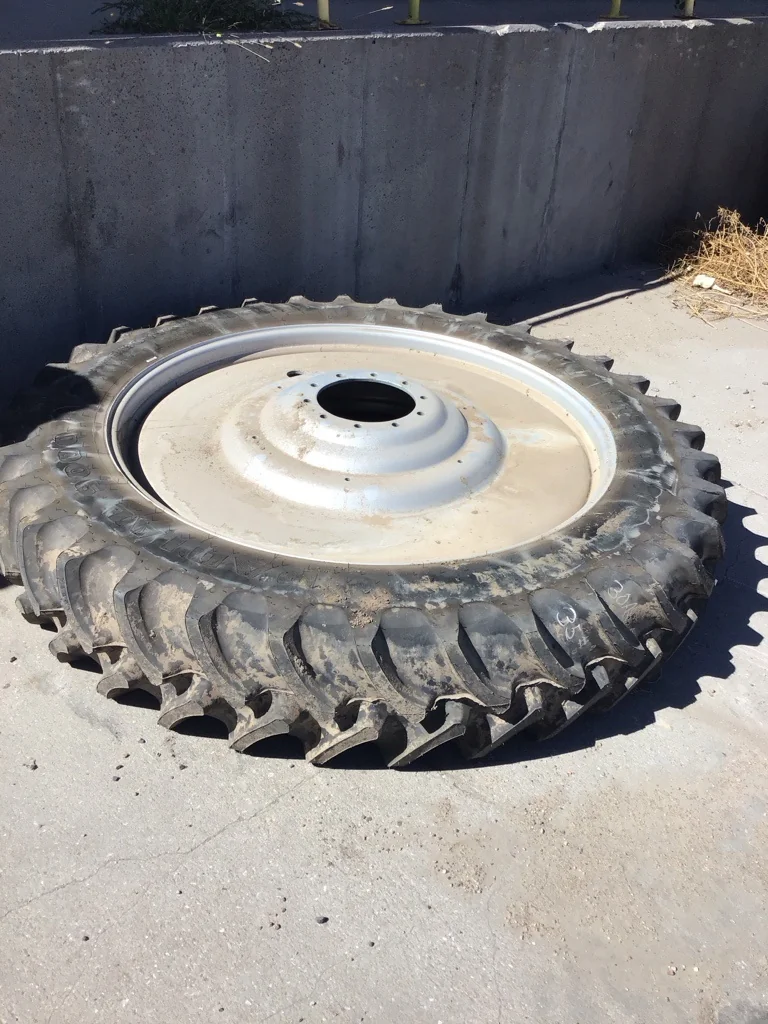 Take-Off 380/90R54 152A8 Firestone 9000 R-1W TL 95-100% On 12 x 54 10-13.19-11.07 Silver Dual Wheel image 2