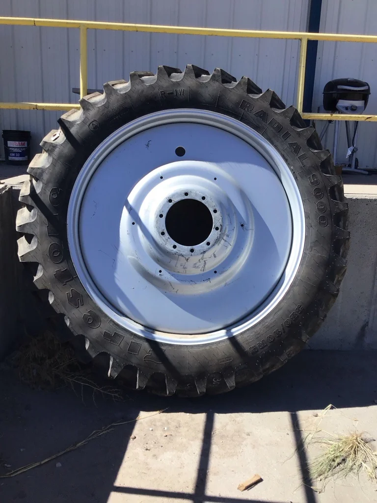 Take-Off 380/90R54 152A8 Firestone 9000 R-1W TL 95-100% On 12 x 54 10-13.19-11.07 Silver Dual Wheel