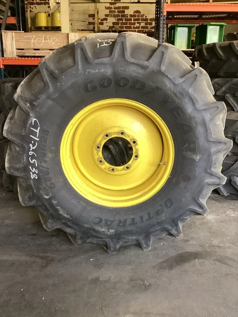 Used 600/70R28 161D Goodyear Optitrac TL R-1W 95-100% On 18 x 28 (8-10.82.8.78) JD Combin Wheel