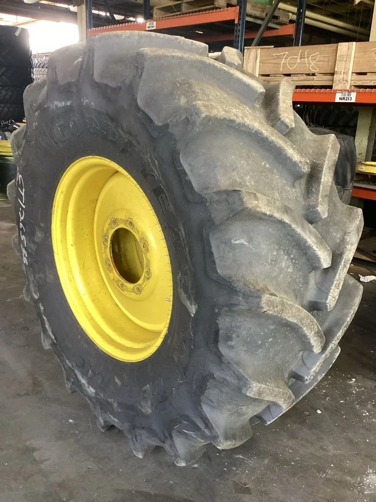 Used 600/70R28 161D Goodyear Optitrac TL R-1W 95-100% On 18 x 28 (8-10.82.8.78) JD Combin Wheel image 2