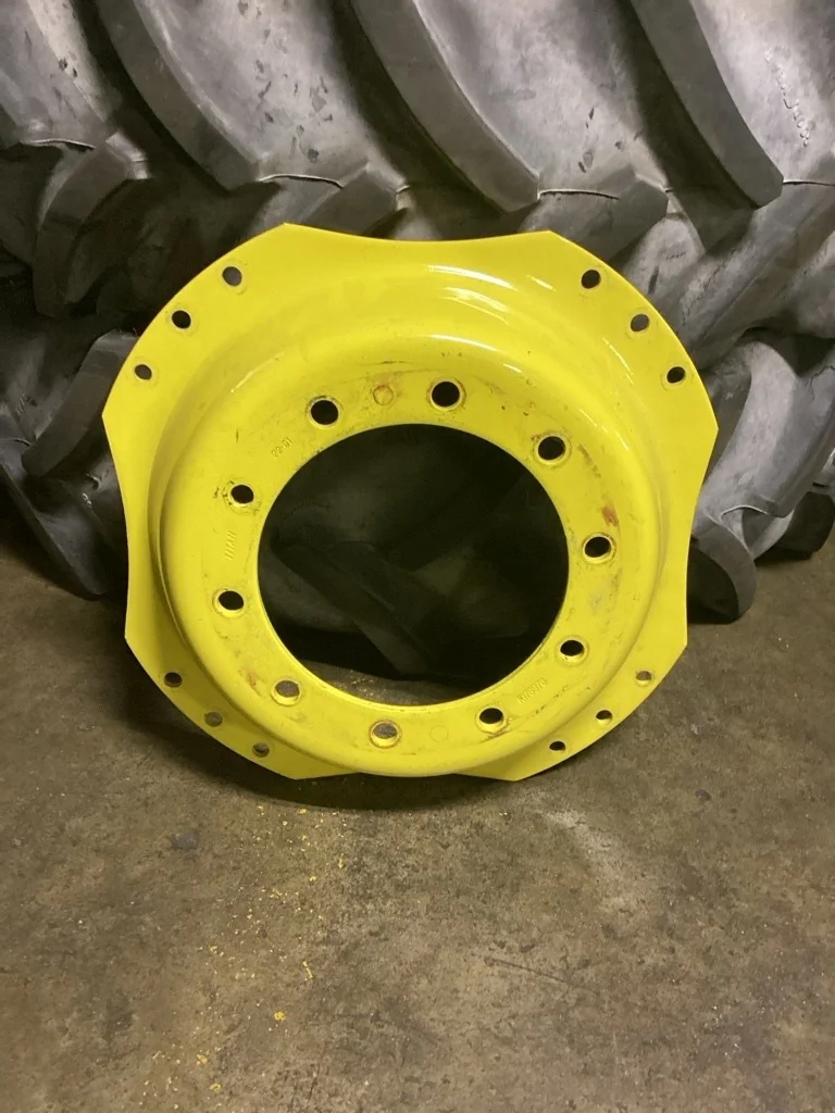 Used 28/30 Titan (10-13.19-11.07) JD Waffle 3 bolt Disc