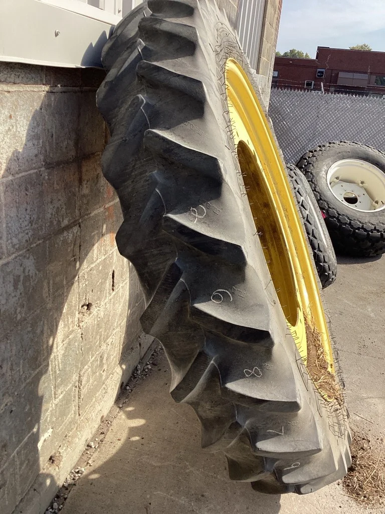 Used 320/90R50 148A8 Goodyear DT800 TL R-1W 70-75% On 10 x 50 (12-32.047-30.078) R&R Wheel image 3
