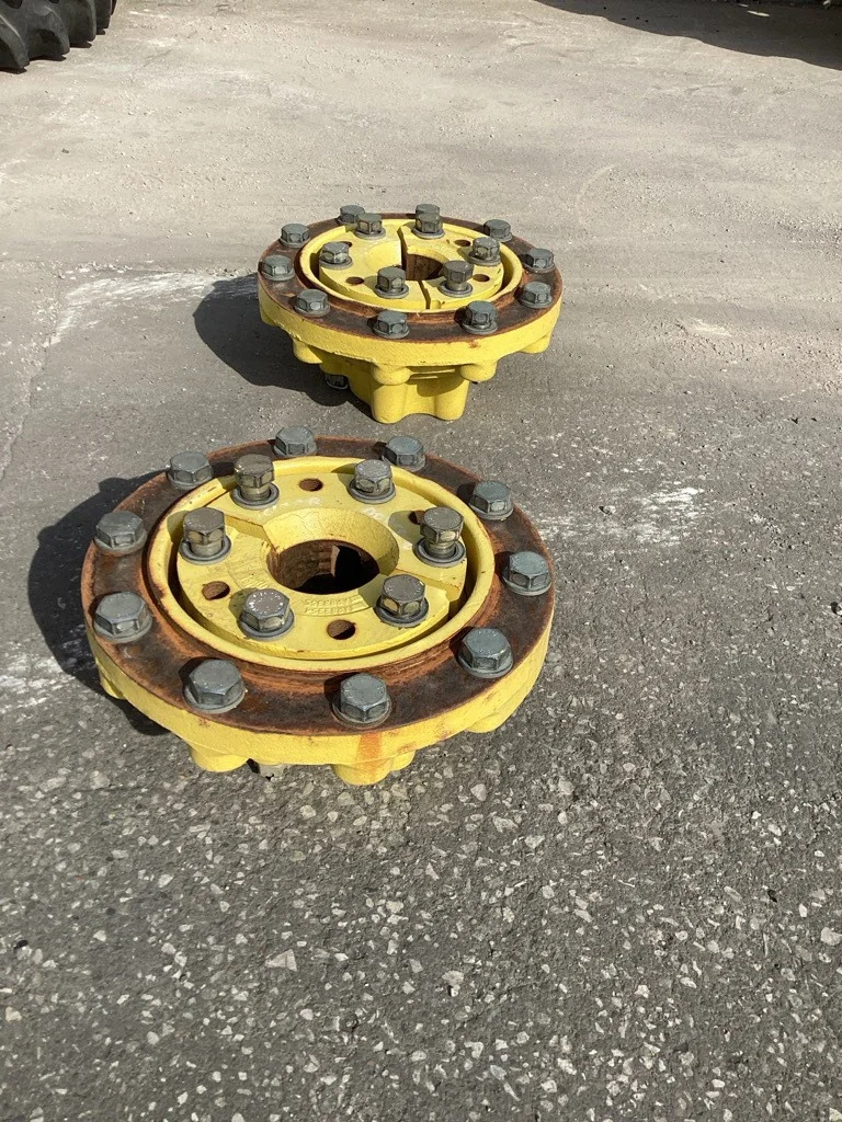 Used 92mm (3-5/8") JD OEM Hub 10 Bolt (10-13.19-11.07) (20MY) image 2
