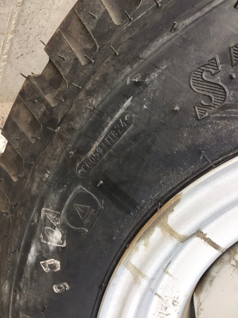 Take-Off 7.50-16 130A6 BKT Steer Farm TT F-2 95-100% On 5.5 x 16 (6-6-4.62)  Implement Wheel image 4