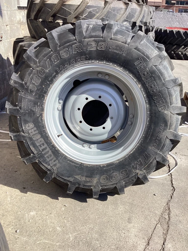 Take-Off 380/85R28 133A8 Trelleborg TM600 TL R-1W 95-100% On 12 x 28 (8-10.82-8.78) 4/2Rail/Disc