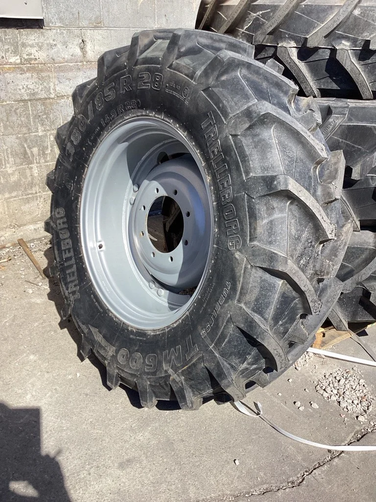 Take-Off 380/85R28 133A8 Trelleborg TM600 TL R-1W 95-100% On 12 x 28 (8-10.82-8.78) 4/2Rail/Disc image 2