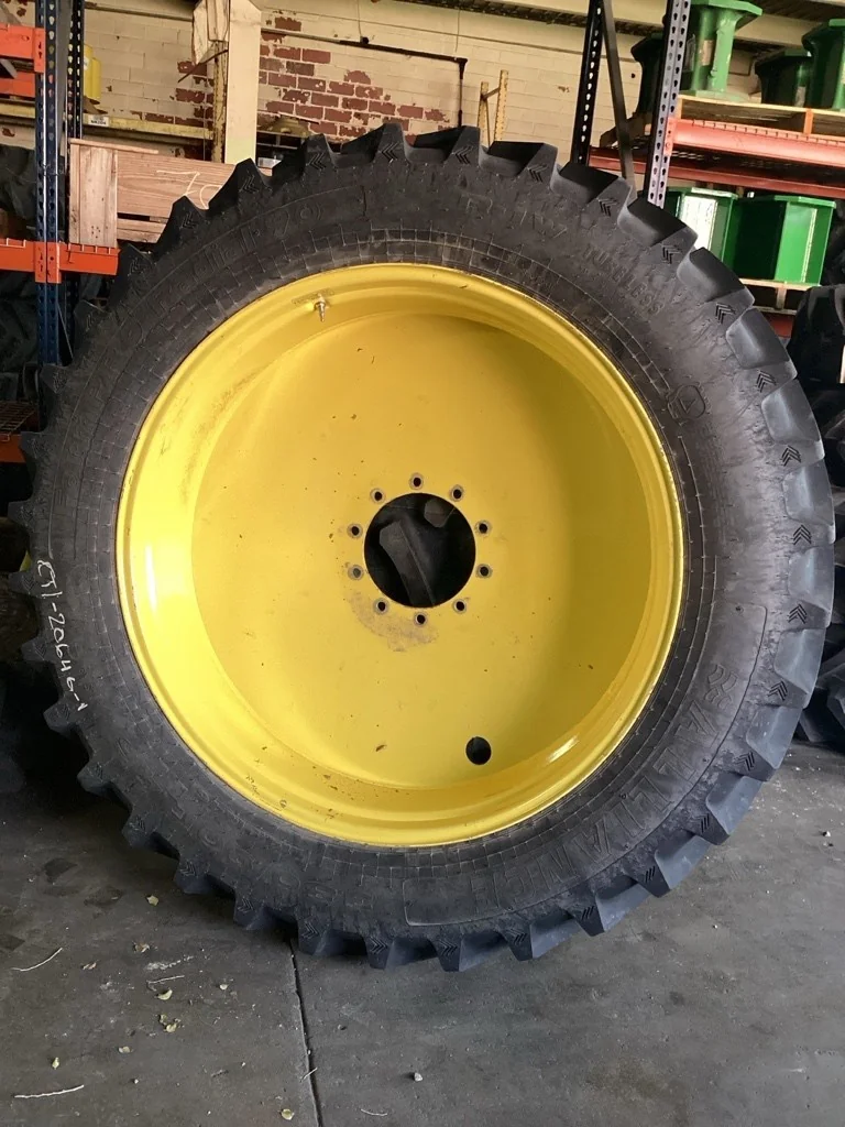 Take-Off 380/90R46 165A8 Alliance FarmPro Radial 90 TL R-1W 95-100% On 13 x 46 (12-13.19-11.07)