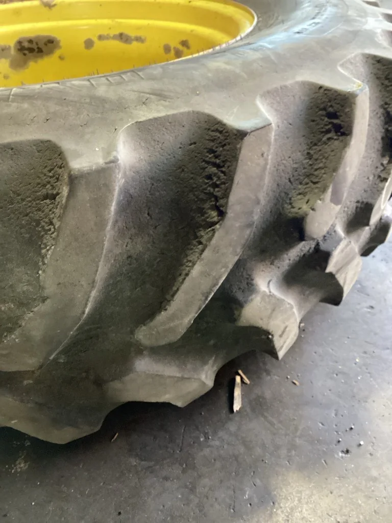 Used 380/85R30 135A8 Goodyear Dyna Torque Radial TL R-1 50-55% On 13 x 30 8 U Clamp 12-16.732-14.620 image 2