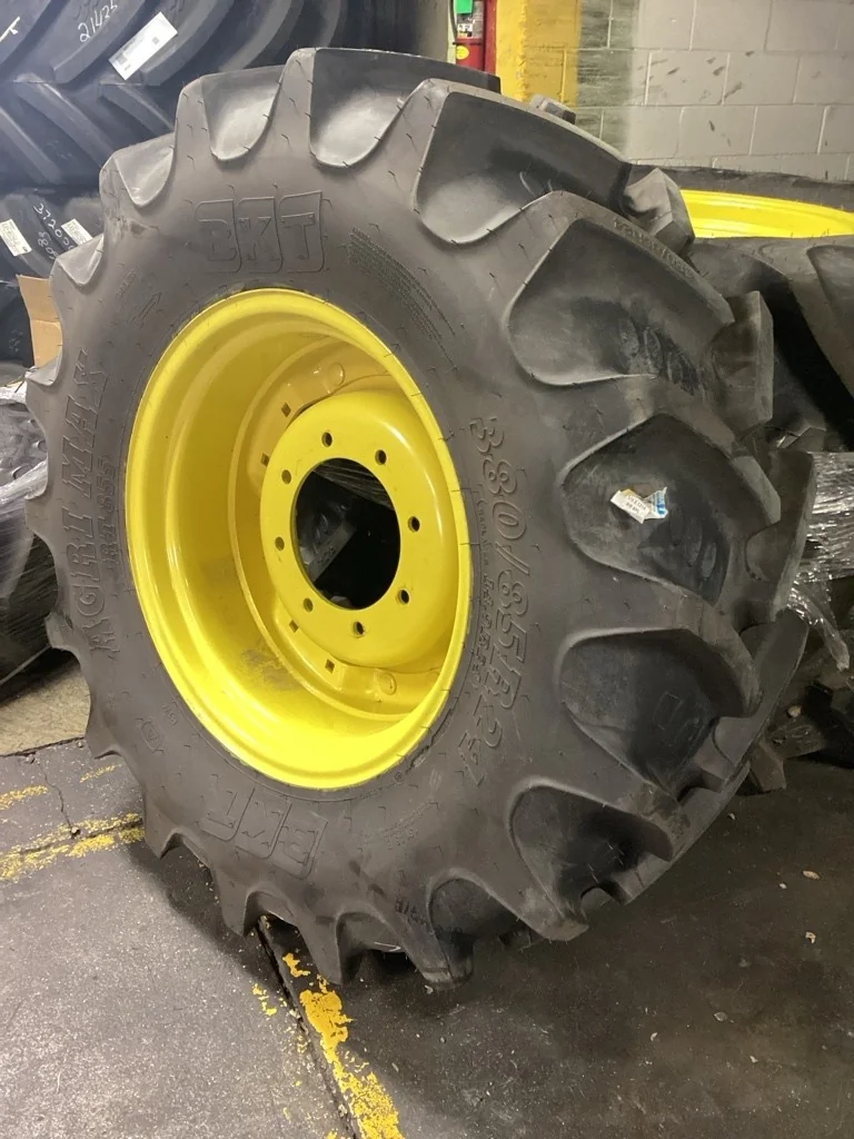 Take-Off 380/85R24 131A8 BKT Agrimax RT855 TL R-1W 95-100% On 12 x 24 (8-10.82-8.78) Waffle 2 Bolt image 2