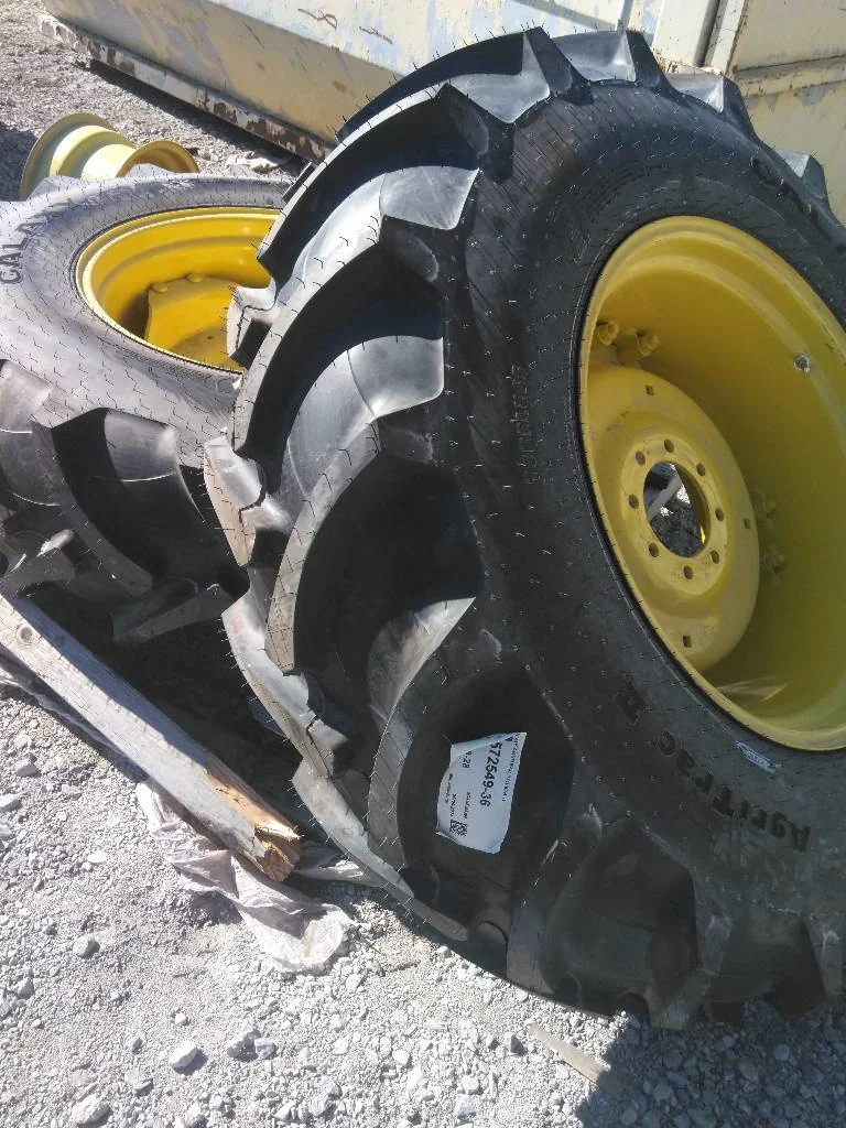 Take-Off 16.9-28 129A6 Galaxy Agritrac 2 TL R-1 95-100% On 15 x 28 (8-8-6) 4/2 Clamp/Disc image 3