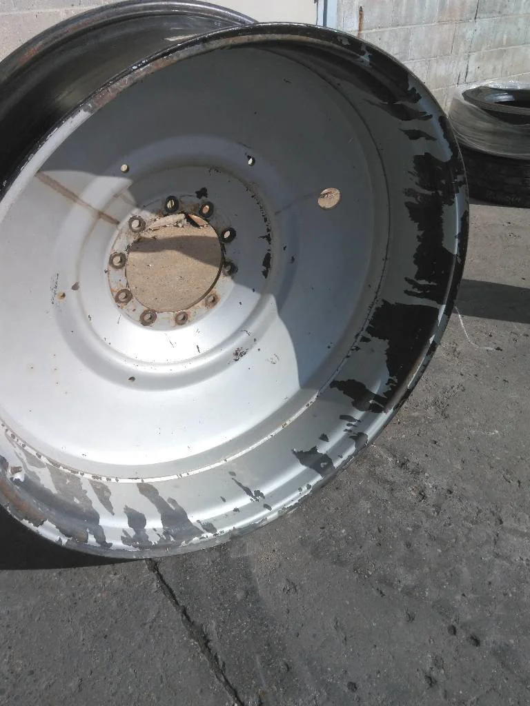 Used 16 x 46 (10-13.18-11.09-8.63IN) case Silver 10 Bolt Dual ( Paint in Poor Condition) image 2