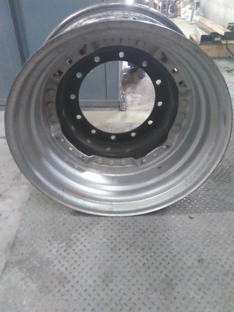 Used 15 x 30 Titan (12-16.732-14.620) Case Waffle 3 Bolt With Disc