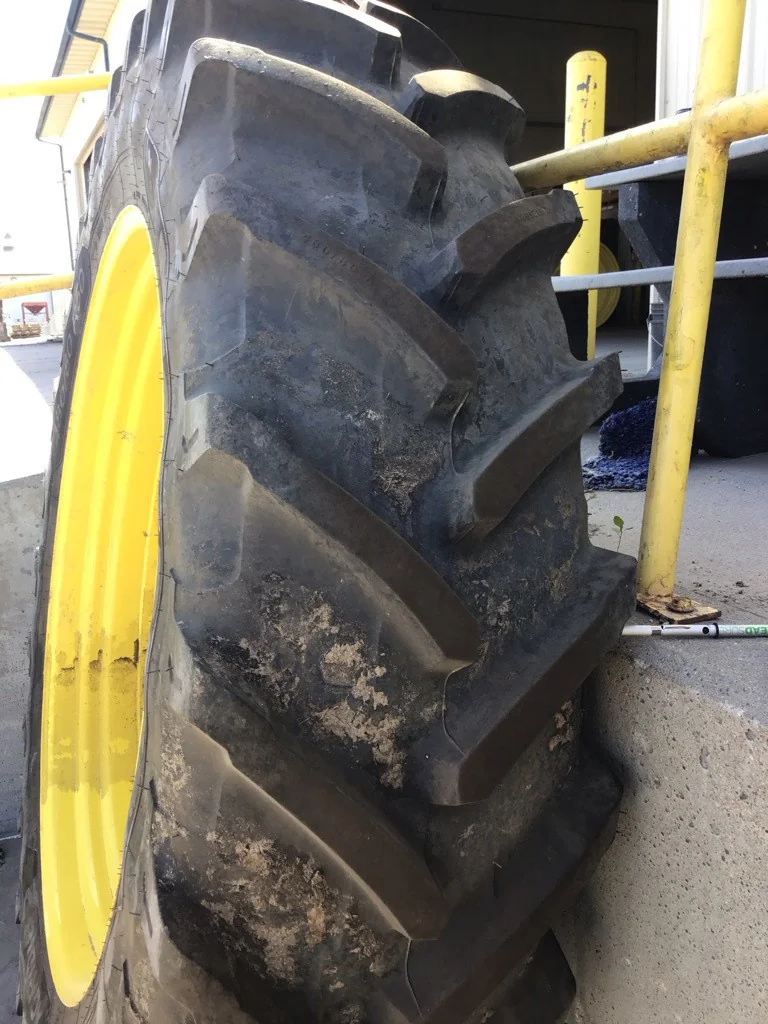 Used 480/80R50 159A8 Michelin Agribib 2 TL R-1W 90-95 % On 15 x 50 (12-32.047-30.078) R&R Wheel JD image 3