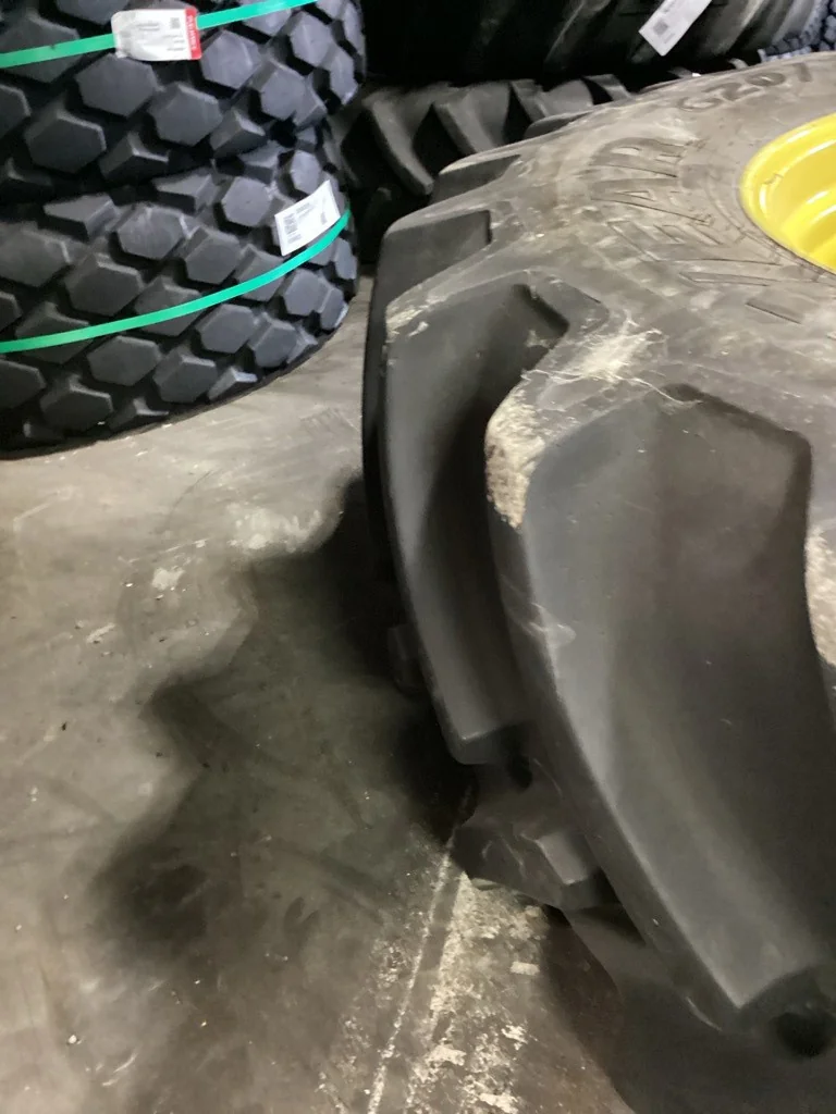 Take-Off 620/70R42 166A8 Goodyear Optitrac DT812 TL R-1W 95-100% On 20 x 42 (12-32.047-30.078) R&R image 3