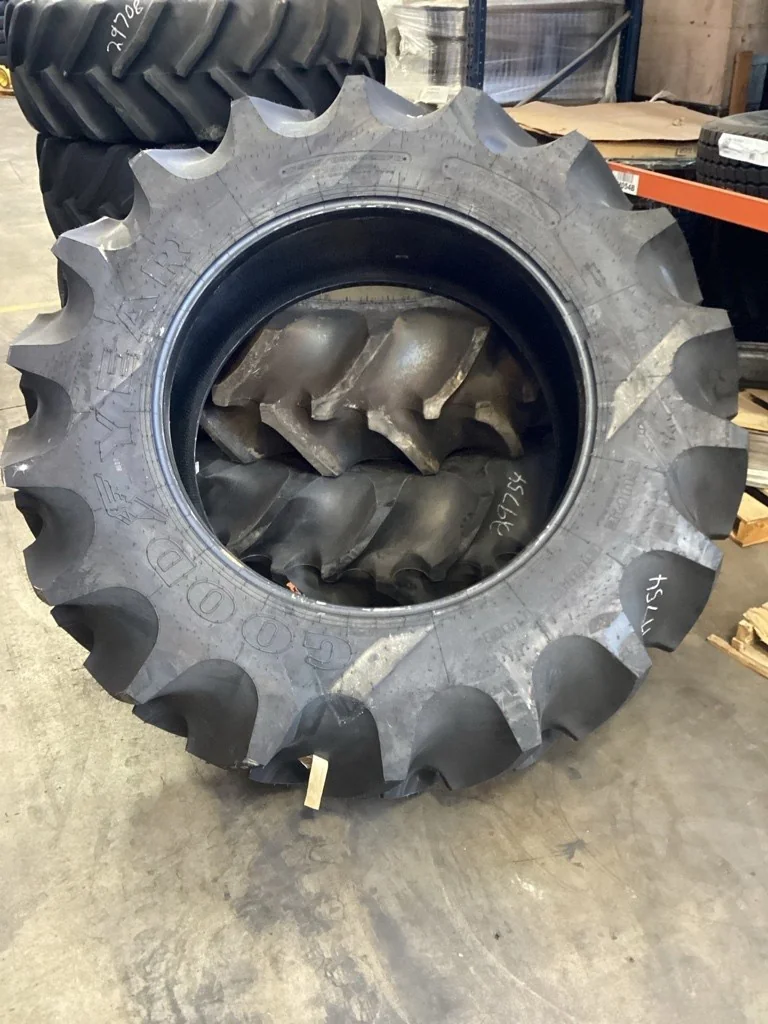 Take-Off IF520/85R42CFO 169A8 Goodyear Special Sure Grip TD8 TL R-2 95-100%
