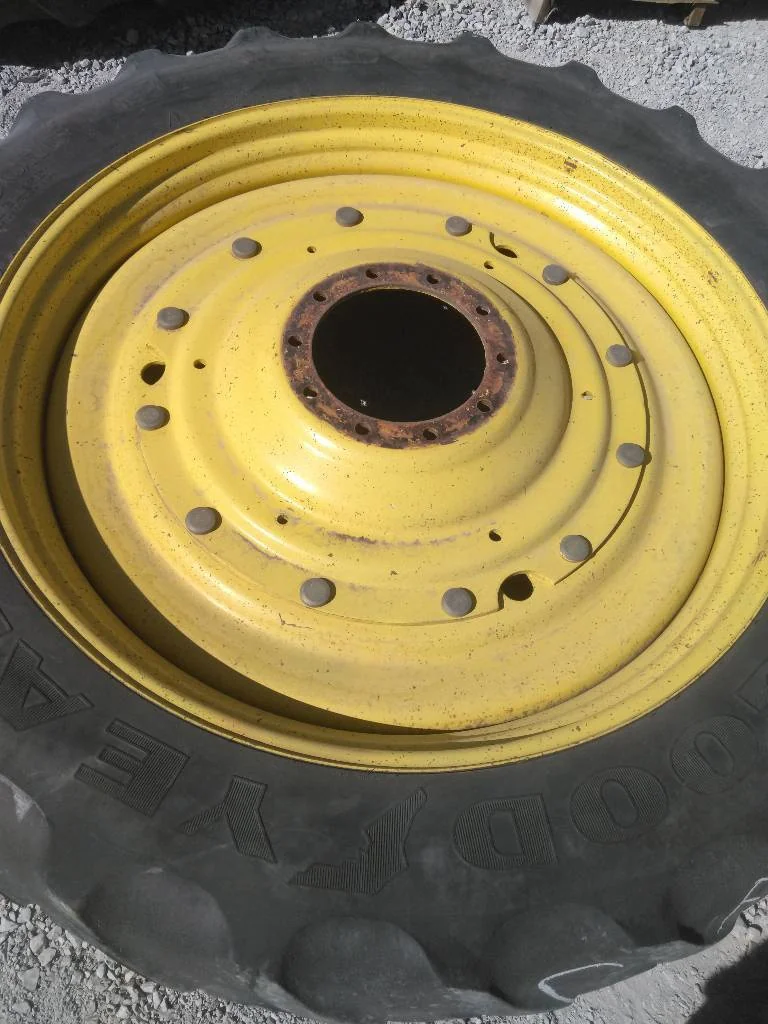Used 12 x 50 Titan (10-13.19-11.07) John Deere Rim&Rail With Disc (mild rust, Pain fair)