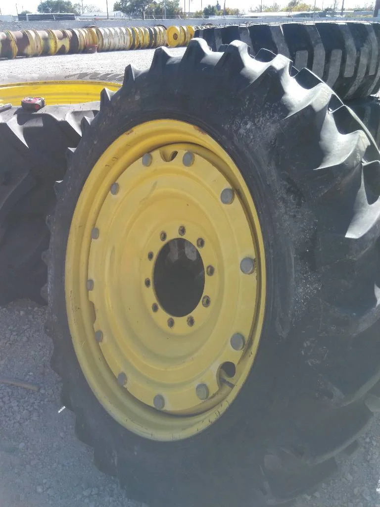 Used 320/85R38 138A8 Titan TT49V TL R-1W 75-80% On 10 x 38 (10-13.19-11.07) R&R/Disc image 2