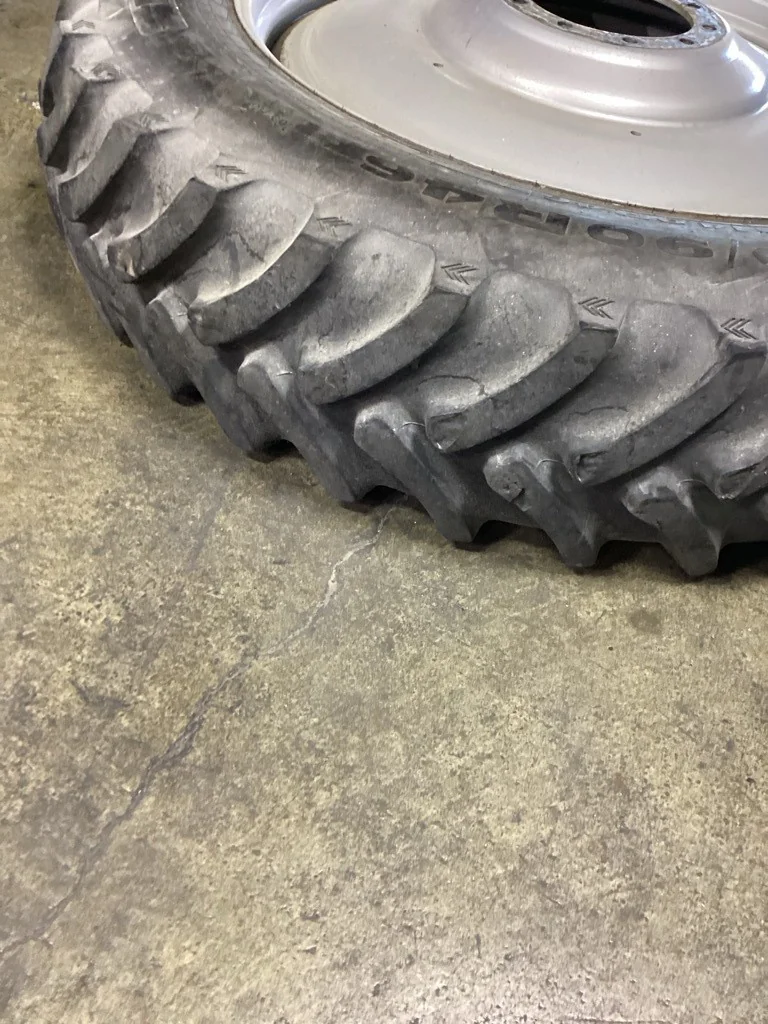 Used 380/90R46 163A8 Alliance Farm Pro Radial 90 TL R-1W 70-75% On 13 x 46 (10-13.19-11.07) CIH Dual image 3