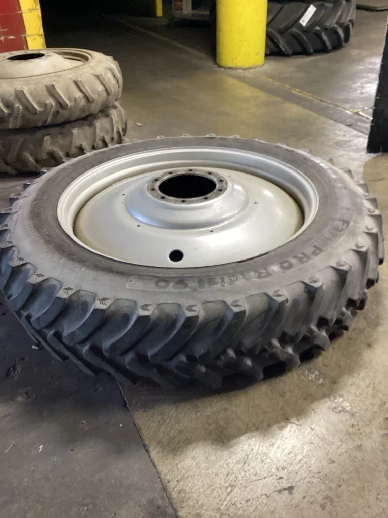 Used 380/90R46 163A8 Alliance Farm Pro Radial 90 TL R-1W 70-75% On 13 x 46 (10-13.19-11.07) CIH Dual image 5