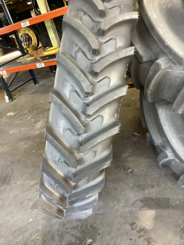 Take-Off IF320/90R50 158A8 Michelin Agribib TL R-1W 95-100% On 10 x 50 (8-10.82-8.78) R&R/Disc image 2