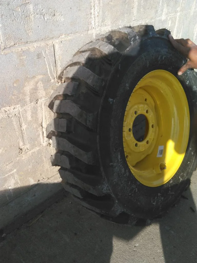 Take-Off 10-16.5 6PLY Galaxy XD2010 TL R-4 95-100% On 8.25 x 16.5 (6-6-4.62) JD Implement Wheel image 2