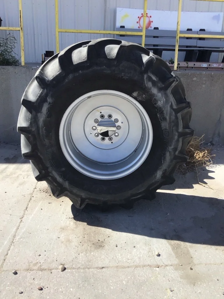 Used 600/65R28 151A8 Goodyear Optitrac DT824 TL R-1W 70-75% On 18 x 28 (10-8.858-6.92) Combine Wheel
