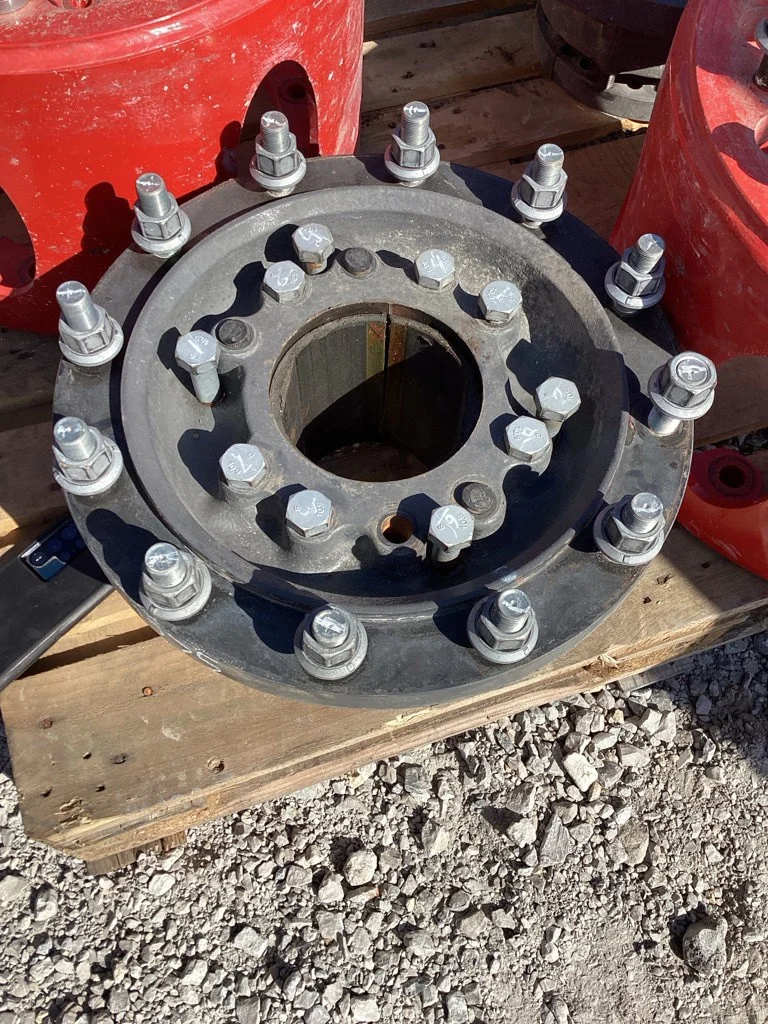 Used 5-3/4 12 Bolt Hub For Fendt Tractor (12-16-732-14.620)