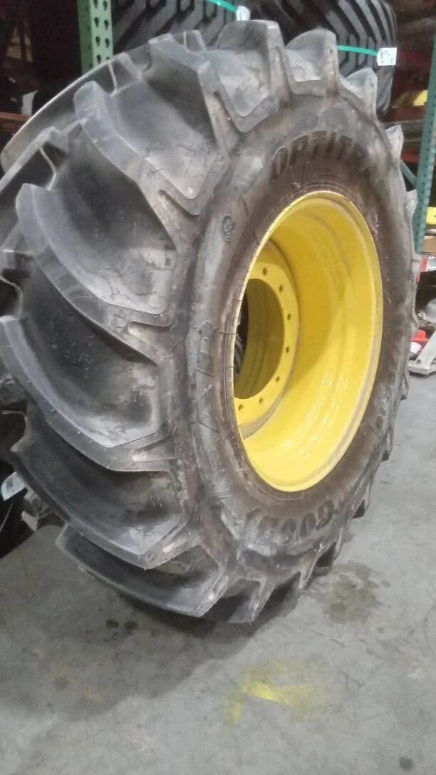Take-Off 600/70R30 152D Goodyear Optitrac TL R-1W 95-100% On 20 x 30 (12-16.732-14.620) Solid Wheel image 2
