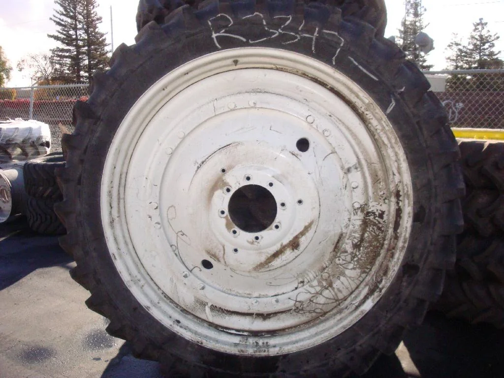 USED 10 X 54 GKN 8/2 CLAMP WHITE WHEEL W/ 8-10.82-8.78 DISC