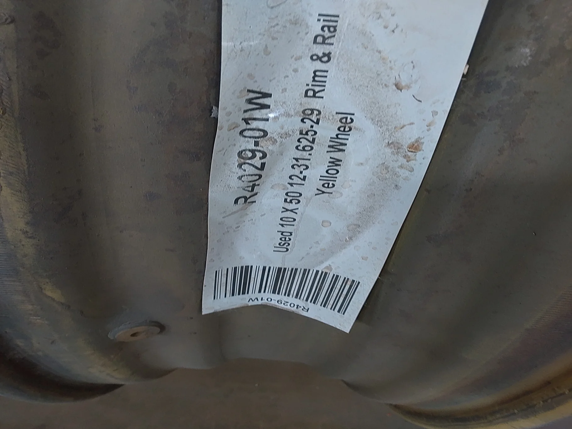 Used 10 X 50 12-31.625-29  Rim & Rail Yellow Wheel image 2