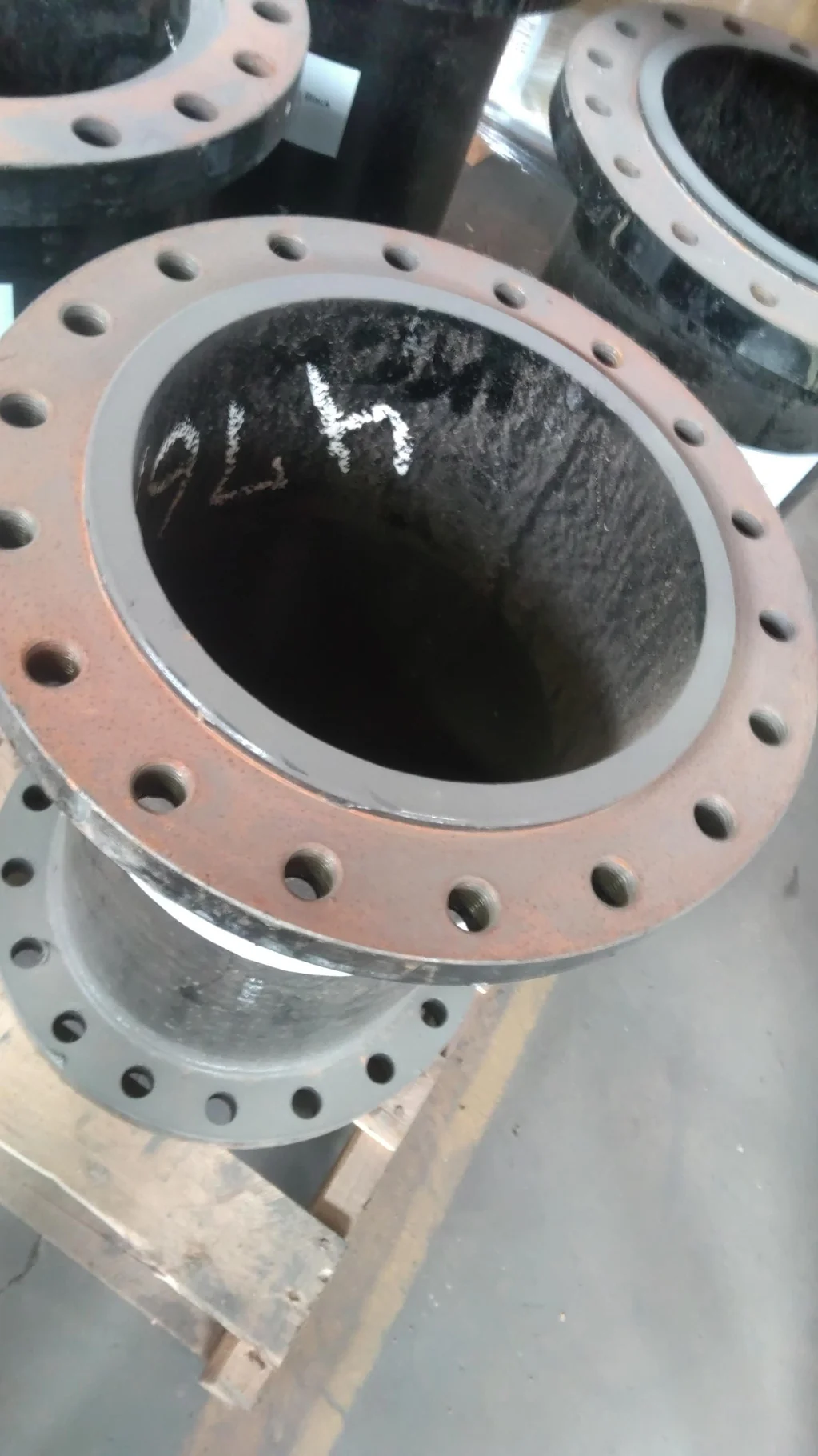 Used 21.5" 18 Bolt Hub Extension Black (No Hardware)