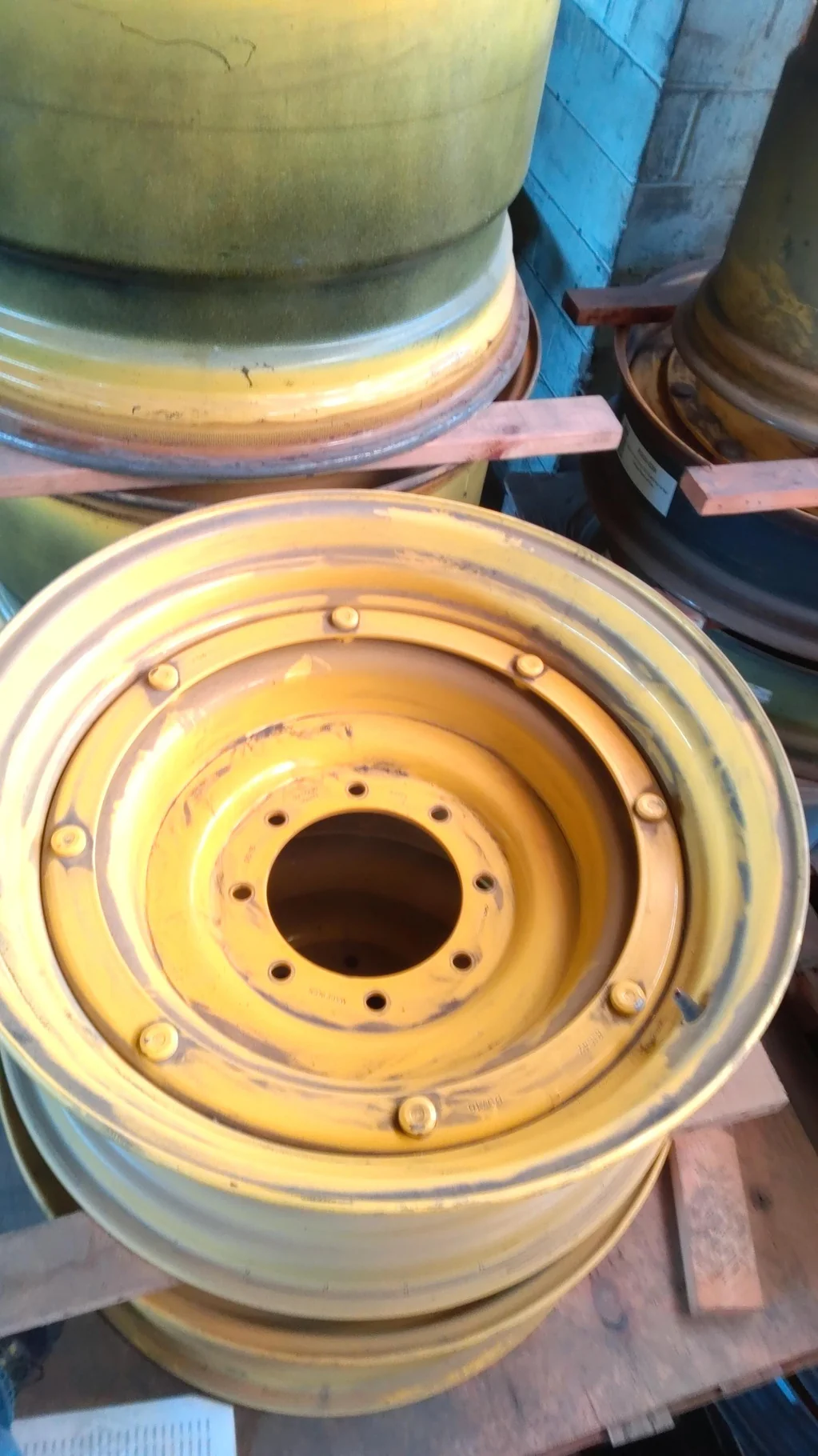 Take-Off 12 X 30 (13 X 30) GKN 8-10.82-8.78 Rim & Rail Yellow Wheel w/ Disc (Assembly)