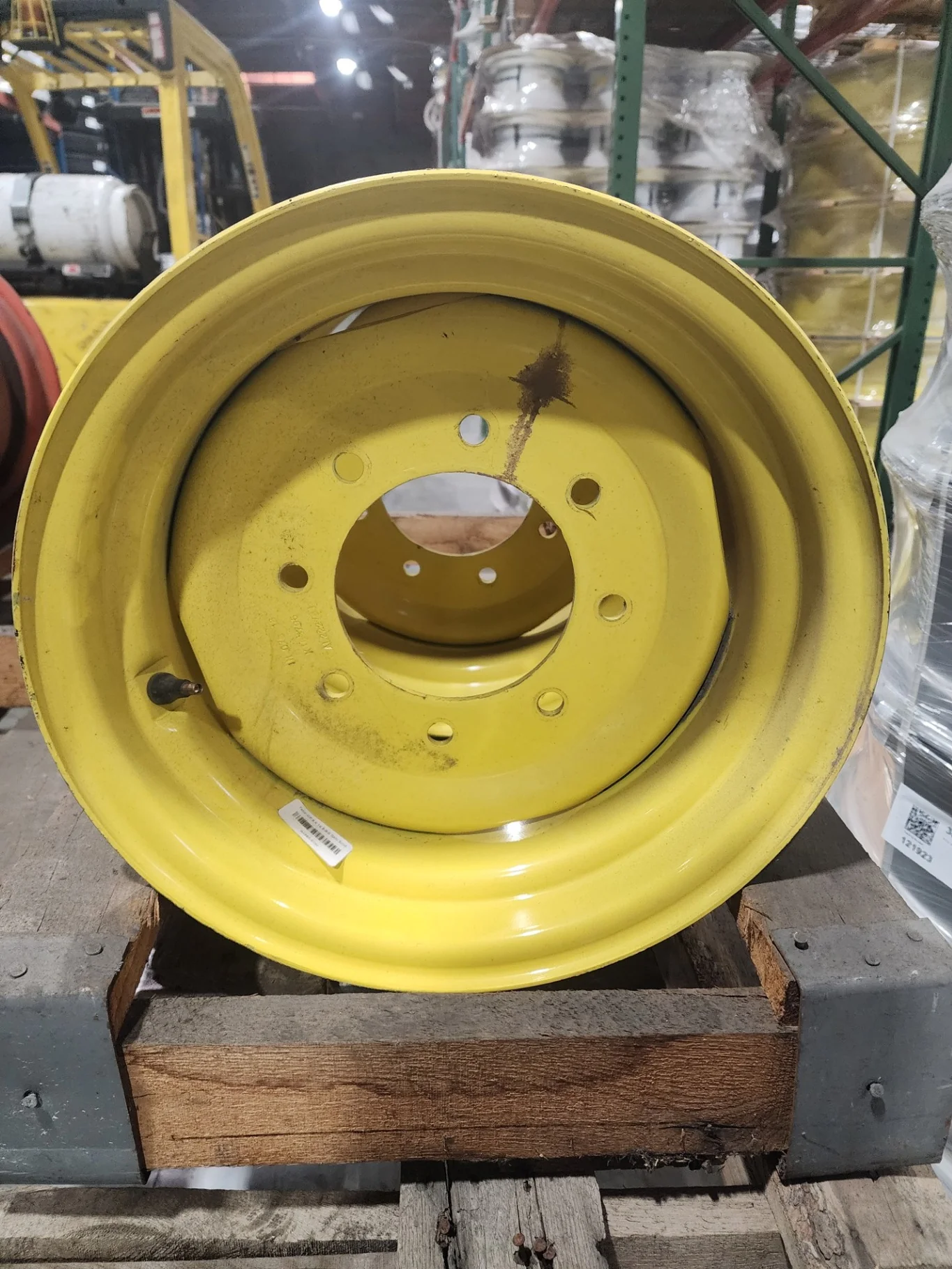 Take-Off 8 X 16 8-8-6 GKN Solid Yellow Wheel