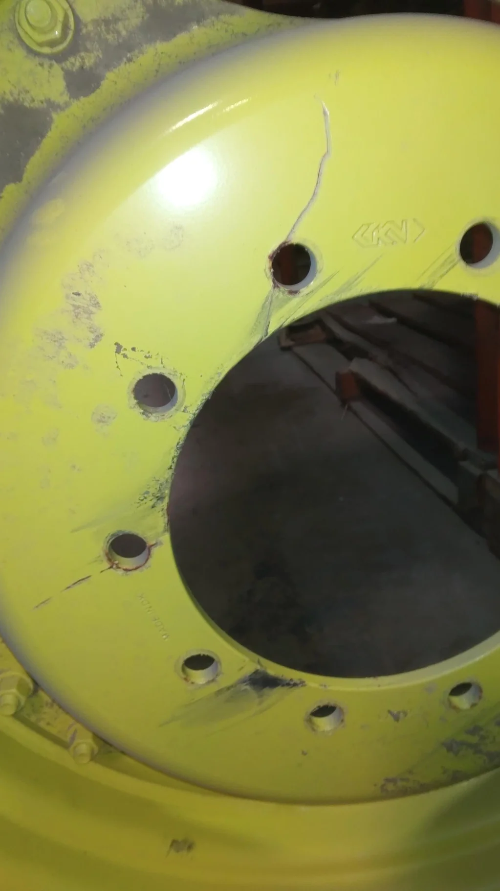 Take-Off 10 X 34 GKN 10-13.19-11.07 4/2 Clamp Yellow Wheel w/ Disc image 3
