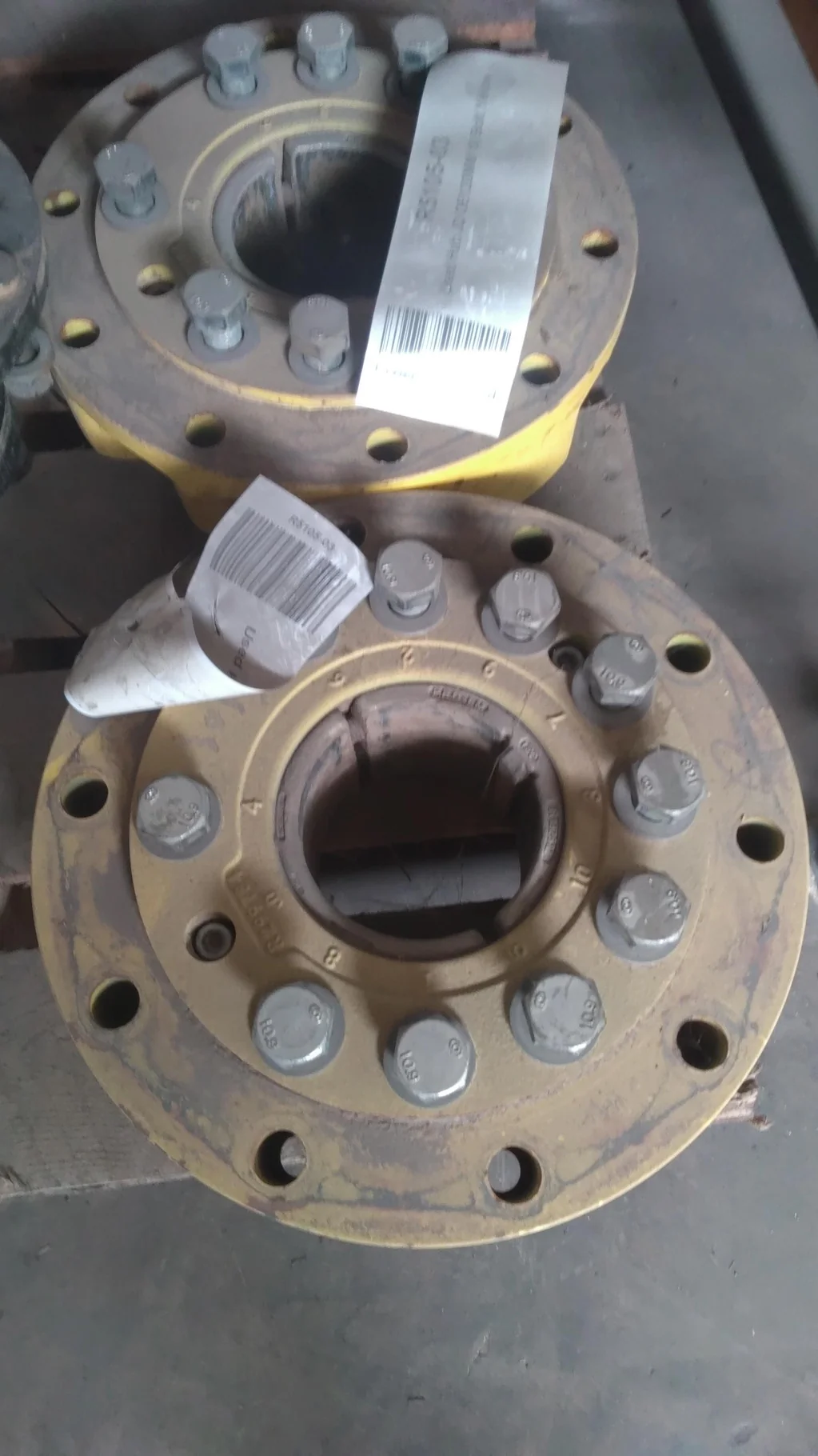 Used Hub JD OE120MM 10 Bolt Yellow (MISSING OUTER HARDWARE)