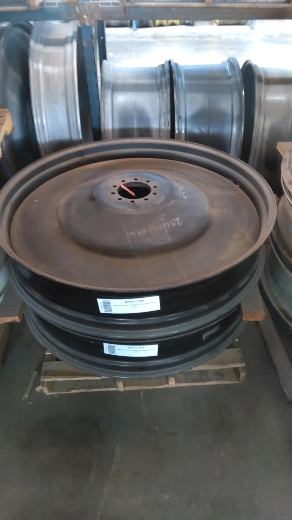 Used 10 X 54 10-8.858-6.92 Sprayer Black Wheel image 2