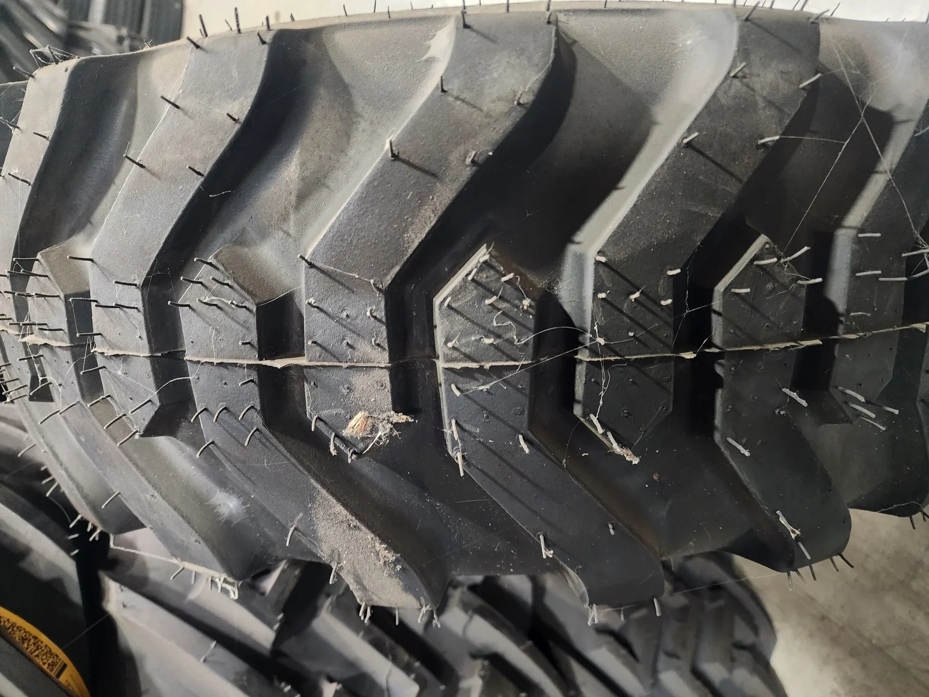 Take-Off 260/70-16.5 110A8 Titan Trac-Loader TL R-4 95-100% on 9 X 16.5 GKN 8-8-6 Solid Yellow Wheel image 3